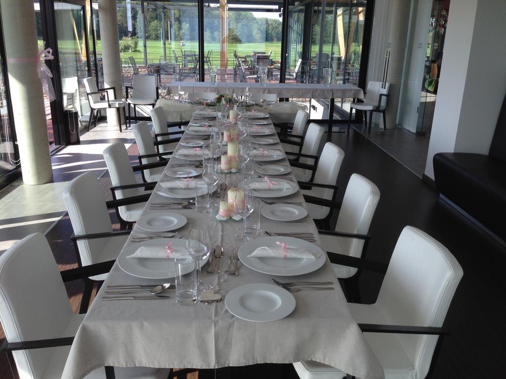 Konference Park Hotel Hradec Kralove Exterior photo